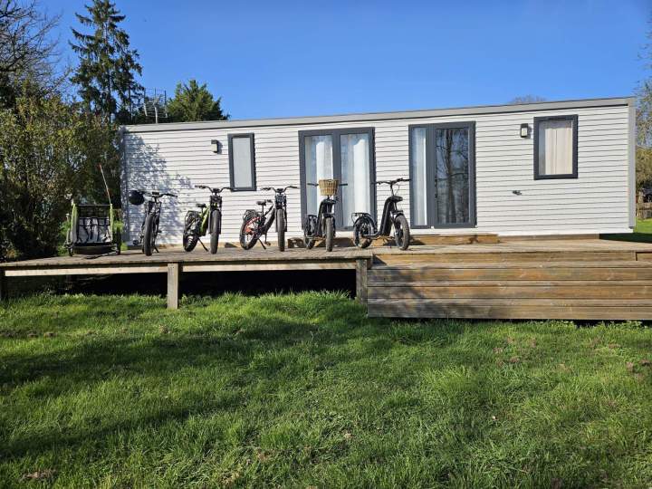 Essayez le séjour insolite dans une yourte confortable.